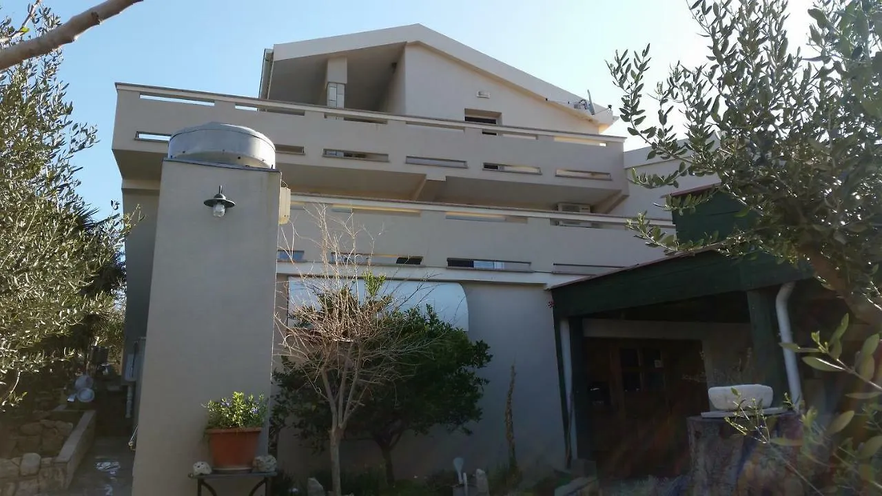 Apartments With A Parking Space Kolan, Pag - 16482  Kolan